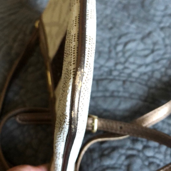 NWOT Michael Kors Small Crossbody Pouch - Picture 8 of 8